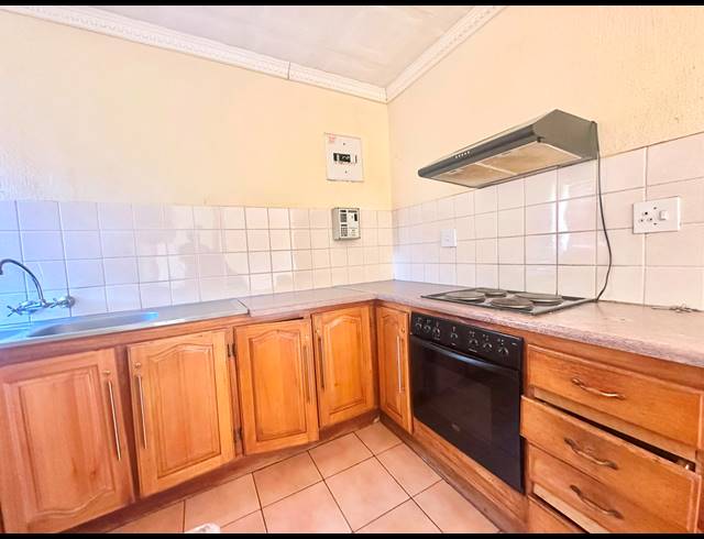 2 BEDROOM TOWNHOUSE FOR SALE IN PENINA PARK